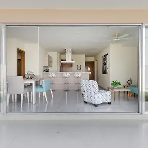 Large With Pool And Terrace! Cancún