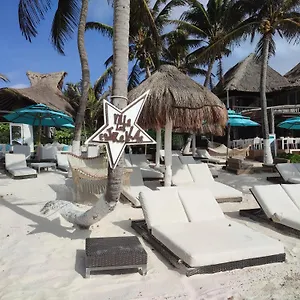 https://villa-las-estrellas.tulum-hotels.net
