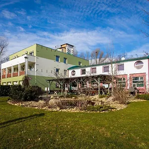 https://penzion-skolicka.praguehotelsweb.com