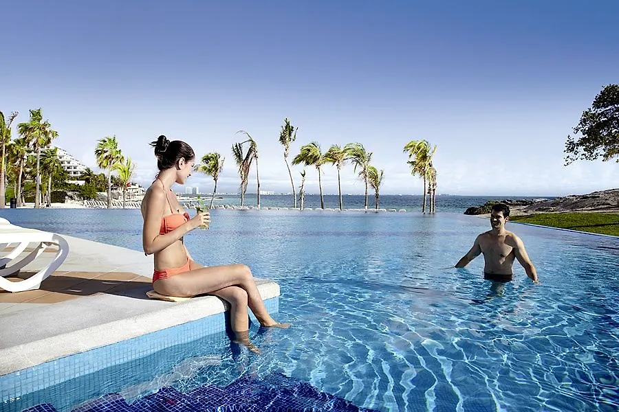 Szálloda Riu Palace Peninsula Cancún