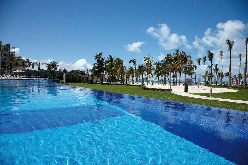 Riu Palace Peninsula Cancún 5*,